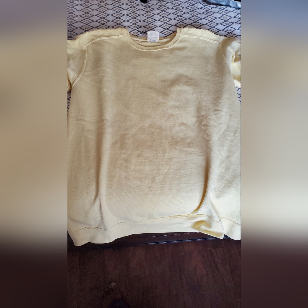Yellow sweatshirt